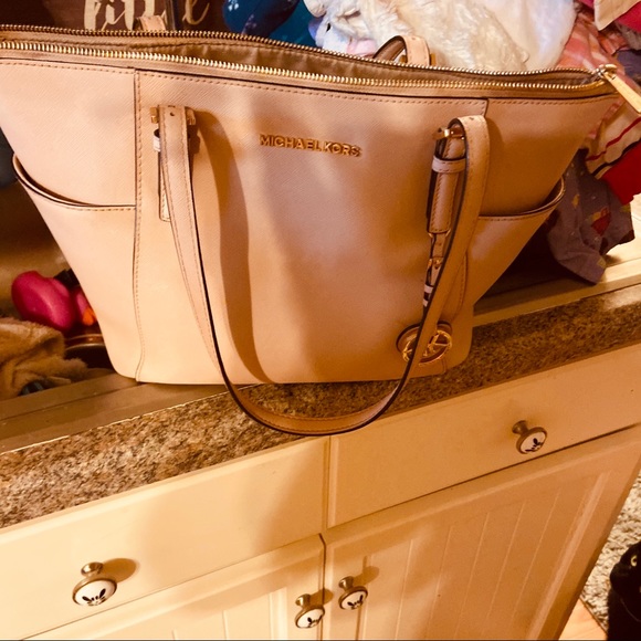 Micheal korr purse - Picture 1 of 1